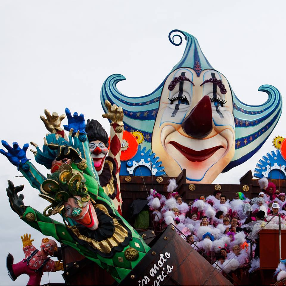 CARNEVALE DI VIAREGGIO E PISA
